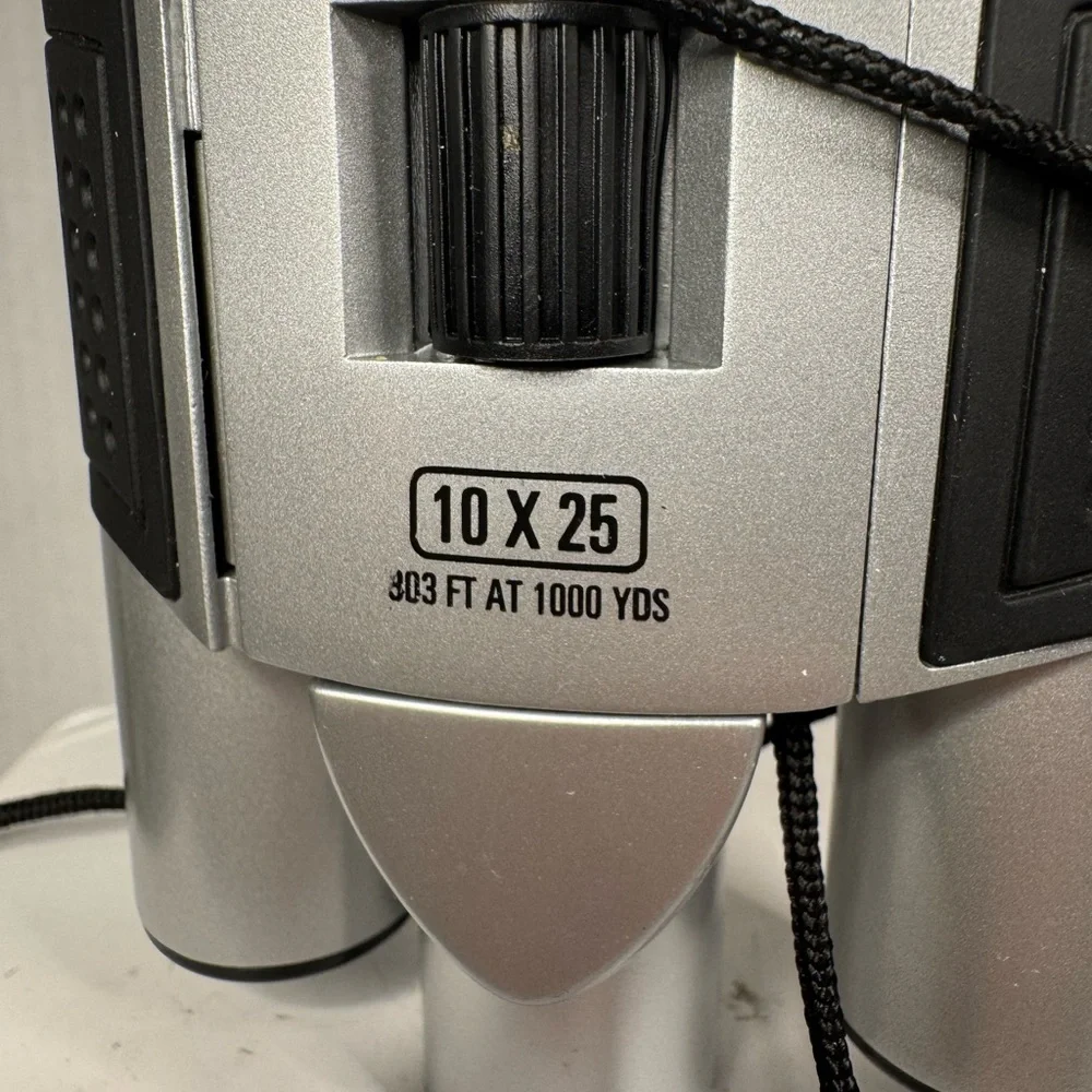 Vivitar 10X25 Binoculars Video 303ft at1000 yds-Used no cover